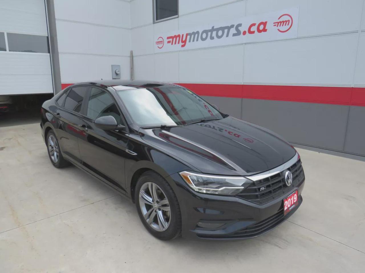 Used 2019 Volkswagen Jetta Highline (**CLEAN TITLE/NO ACCIDENTS!!**SAFETY/CERTIFIED!**ALLOY RIMS**FOG LIGHTS**REMOTE START**SUNROOF**HEATED SEATS**REVERSE CAMERA**PUSH BUTTON START**DIGITAL TOUCHSCREEN**APPLE CARPLAY**ANDROID AUTO**DUAL CLIMATE CONTROL**ANDROID AUTO**LEATHER WRAPPE for sale in Tillsonburg, ON