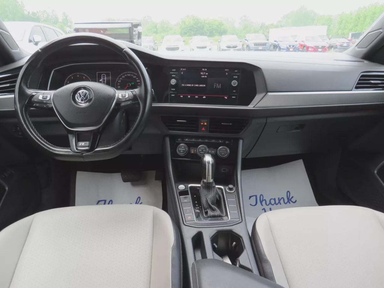 2019 Volkswagen Jetta Highline (**CLEAN TITLE/NO ACCIDENTS!!**SAFETY/CERTIFIED!**ALLOY RIMS**FOG LIGHTS**REMOTE START**SUNROOF**HEATED SEATS**REVERSE CAMERA**PUSH BUTTON START**DIGITAL TOUCHSCREEN**APPLE CARPLAY**ANDROID AUTO**DUAL CLIMATE CONTROL**ANDROID AUTO**LEATHER WRAPPE Photo3