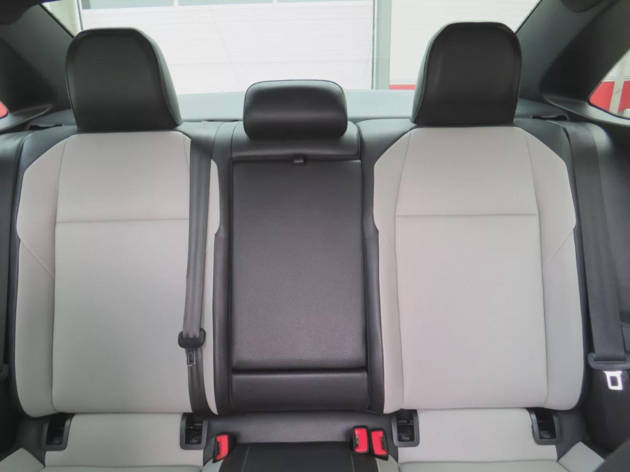 2019 Volkswagen Jetta Highline (**CLEAN TITLE/NO ACCIDENTS!!**SAFETY/CERTIFIED!**ALLOY RIMS**FOG LIGHTS**REMOTE START**SUNROOF**HEATED SEATS**REVERSE CAMERA**PUSH BUTTON START**DIGITAL TOUCHSCREEN**APPLE CARPLAY**ANDROID AUTO**DUAL CLIMATE CONTROL**ANDROID AUTO**LEATHER WRAPPE Photo