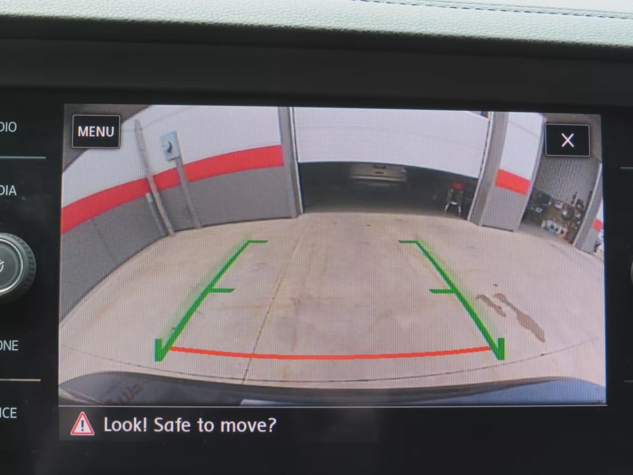 2019 Volkswagen Jetta Highline (**CLEAN TITLE/NO ACCIDENTS!!**SAFETY/CERTIFIED!**ALLOY RIMS**FOG LIGHTS**REMOTE START**SUNROOF**HEATED SEATS**REVERSE CAMERA**PUSH BUTTON START**DIGITAL TOUCHSCREEN**APPLE CARPLAY**ANDROID AUTO**DUAL CLIMATE CONTROL**ANDROID AUTO**LEATHER WRAPPE Photo