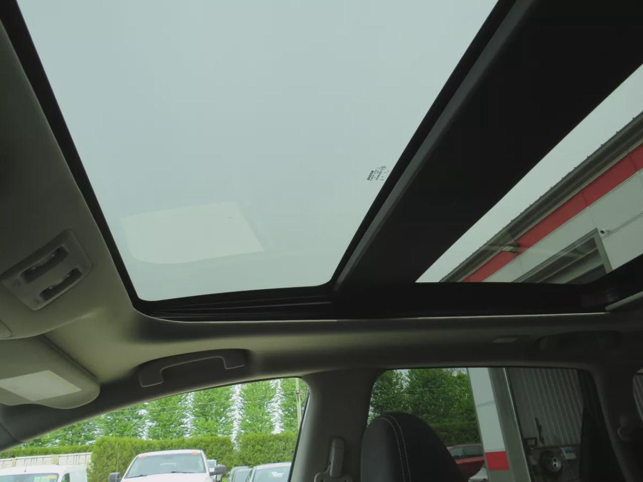 2021 Nissan Murano SV (**ONE OWNER!!**CLEAN TITLE/NO ACCIDENTS!!**SAFETY/CERTIFIED**ALLOY RIMS**REMOTE START**NAVIGATION**360 DEGREE REVERSE CAMERA**PANORAMIC SUNROOF**DUAL CLIMATE CONTROL**POWER TAILGATE**HEATED SEATS/STEERING WHEEL**PUSH BUTTON START**DIGITAL TOUCHSCREEN* Photo