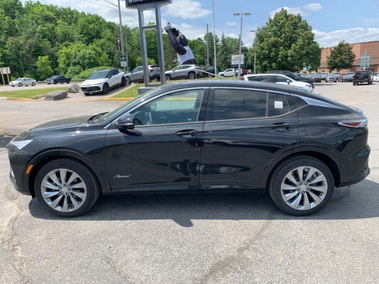 2025 Buick Envista Avenir  - Leather Seats Photo2