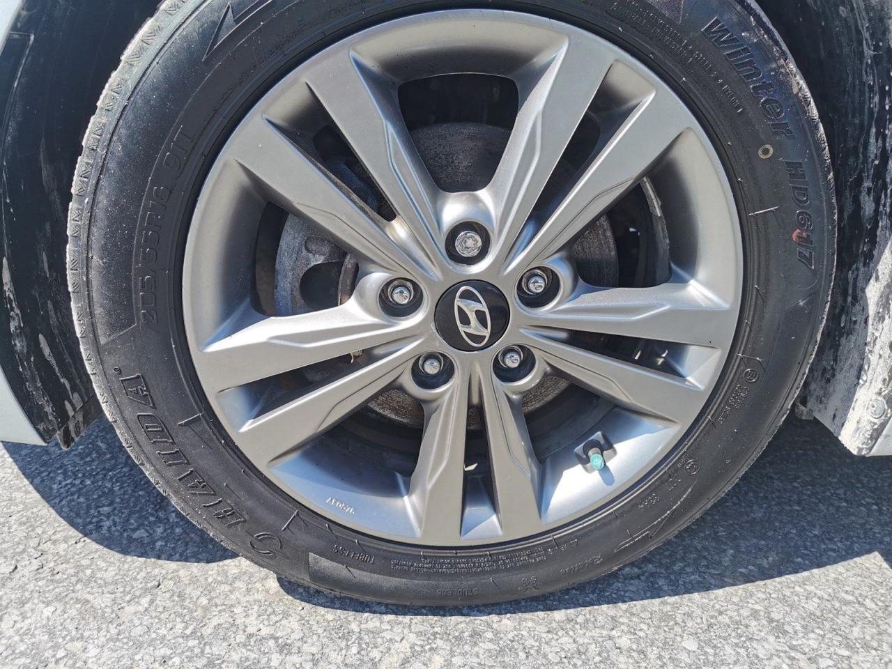 2018 Hyundai Elantra Limited - Photo #9