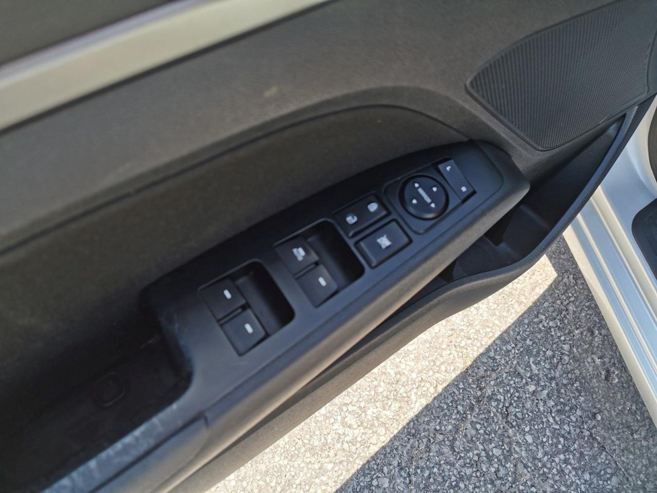 2018 Hyundai Elantra Limited - Photo #11