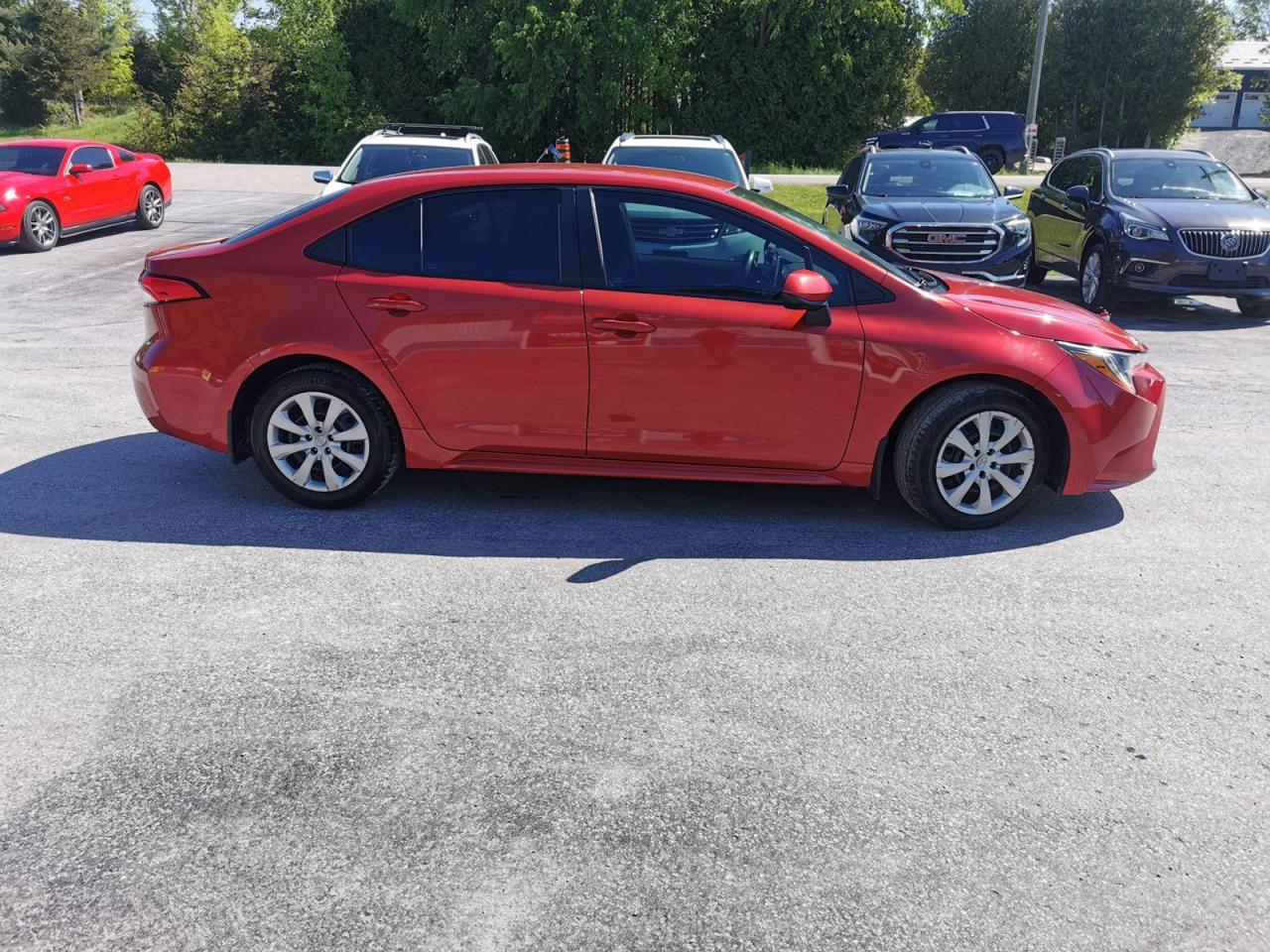 2020 Toyota Corolla LE - Photo #4