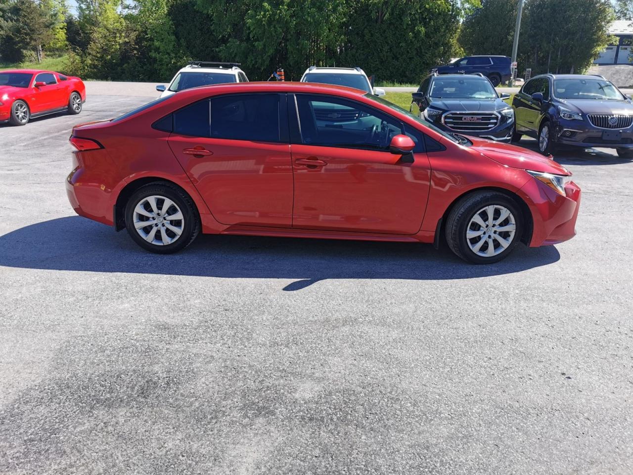 2020 Toyota Corolla LE - Photo #4