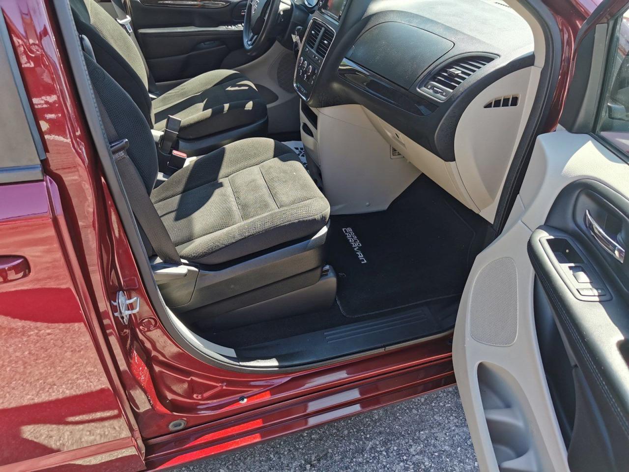 2018 Dodge Grand Caravan SE - Photo #24