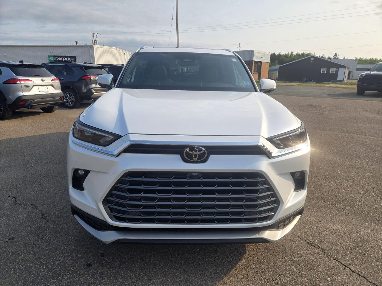 2025 Toyota Grand Highlander GRAND HIGHLANDER PLATINUM HYBR Photo