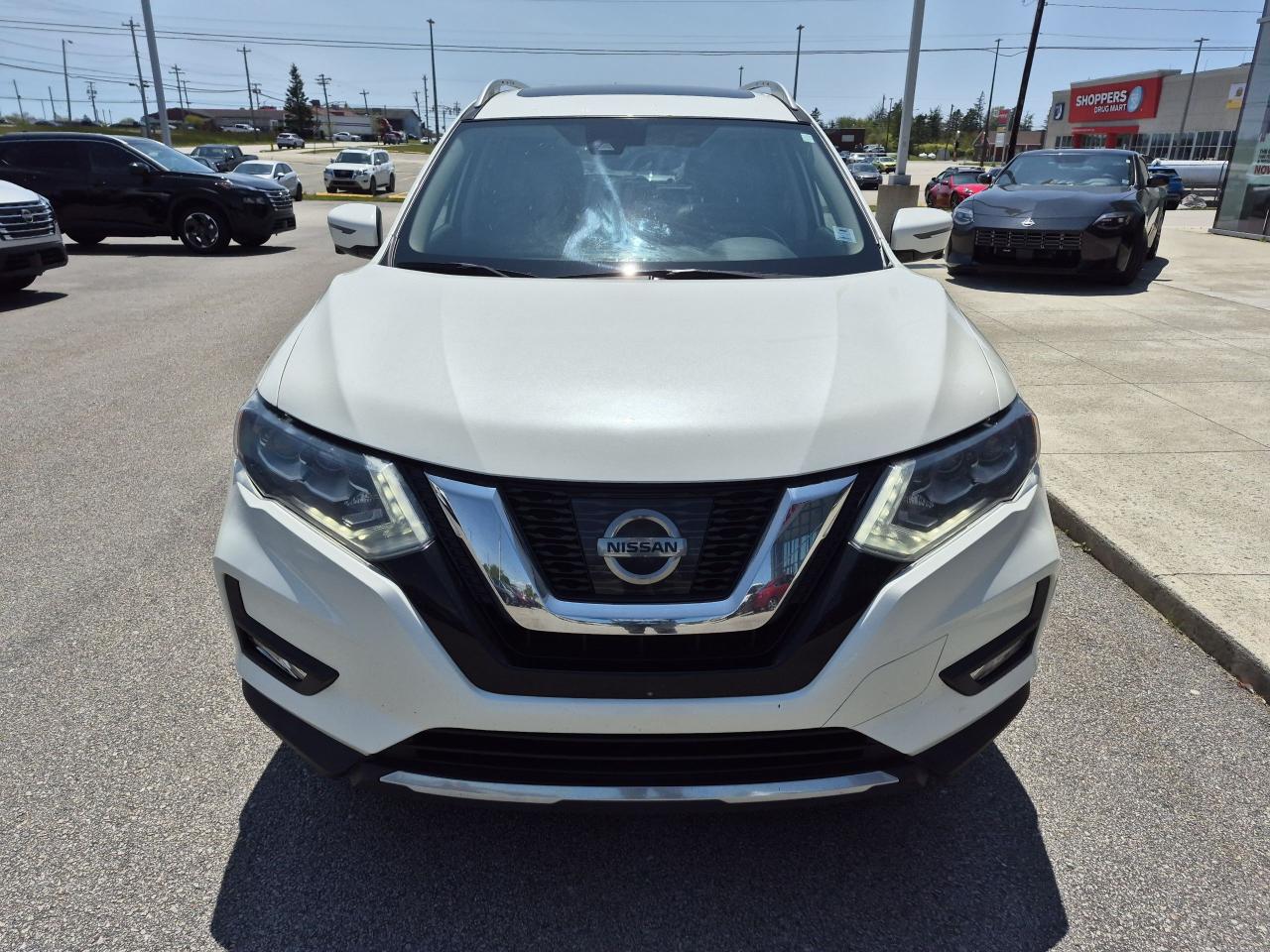 2017 Nissan Rogue SL Platinum Photo19