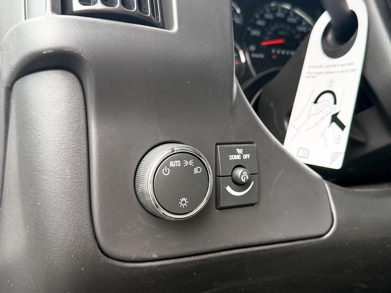 2024 Chevrolet Express Cutaway 4500 4500 Van 6.6L V8, CLOTH SEATS, AIR CONDITIONING, CRUISE CONTROL, MP3 PLAYER Photo