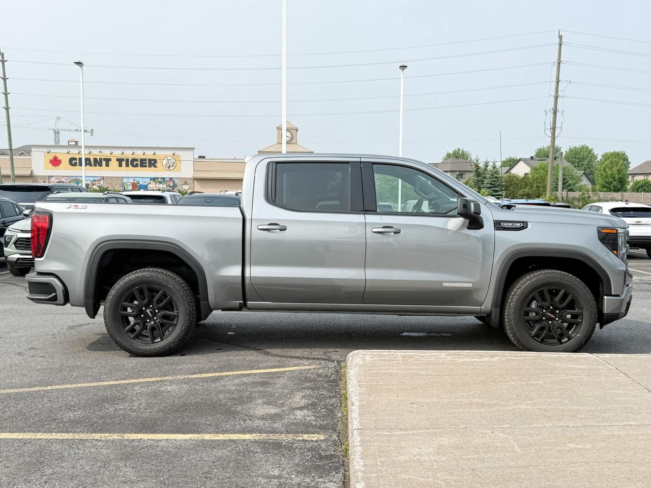 2025 GMC Sierra 1500 Elevation 5.3L V8 WITH REMOTE START/ENTRY, HEATED SEATS, HEATED STEERING WHEEL, CRUISE CONTROL, HD REAR VISION CAMERA, BOSE SOUND SYSTEM Photo