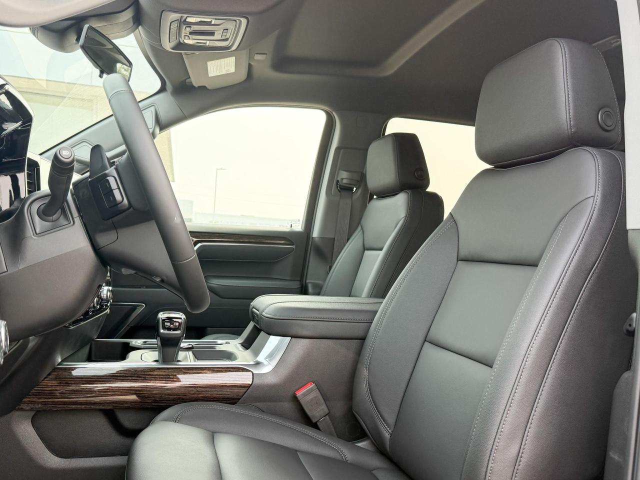 2025 GMC Sierra 1500 Elevation 5.3L V8 WITH REMOTE START/ENTRY, HEATED SEATS, HEATED STEERING WHEEL, CRUISE CONTROL, HD REAR VISION CAMERA, BOSE SOUND SYSTEM Photo