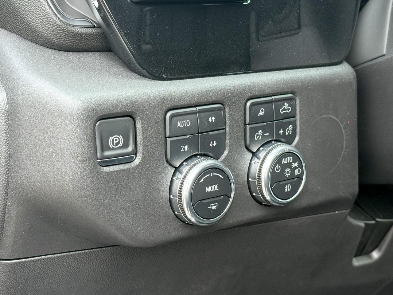 2025 GMC Sierra 1500 Elevation 5.3L V8 WITH REMOTE START/ENTRY, HEATED SEATS, HEATED STEERING WHEEL, CRUISE CONTROL, HD REAR VISION CAMERA, BOSE SOUND SYSTEM Photo