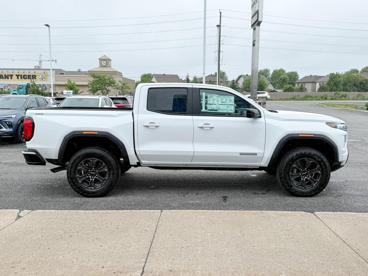 2025 GMC Canyon Elevation 2.7L 4 CYL WITH REMOTE START/ENTRY, HEATED SEATS, HD SURROUND VISION, TRAILER BRAKE CONTROLLER, APPLE CARPLAY AND ANDROID AUTO Photo