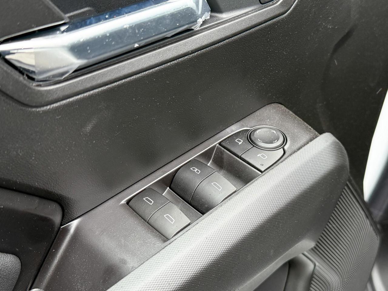 2025 GMC Canyon Elevation 2.7L 4 CYL WITH REMOTE START/ENTRY, HEATED SEATS, HD SURROUND VISION, TRAILER BRAKE CONTROLLER, APPLE CARPLAY AND ANDROID AUTO Photo