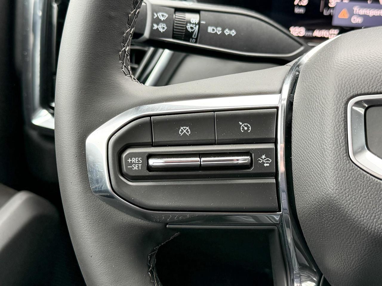 2025 GMC Canyon Elevation 2.7L 4 CYL WITH REMOTE START/ENTRY, HEATED SEATS, HD SURROUND VISION, TRAILER BRAKE CONTROLLER, APPLE CARPLAY AND ANDROID AUTO Photo