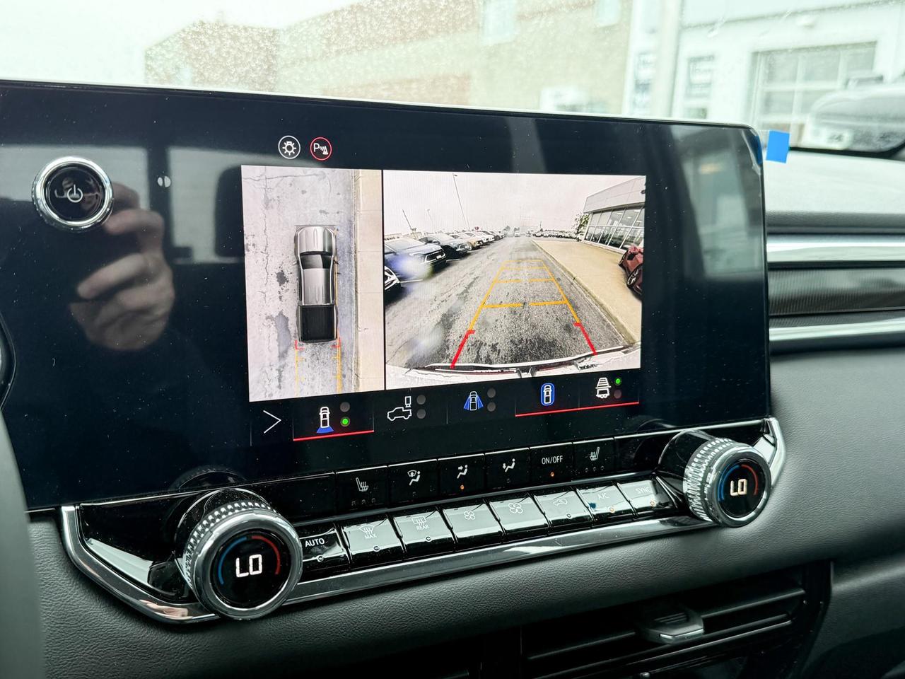 2025 GMC Canyon Elevation 2.7L 4 CYL WITH REMOTE START/ENTRY, HEATED SEATS, HD SURROUND VISION, TRAILER BRAKE CONTROLLER, APPLE CARPLAY AND ANDROID AUTO Photo