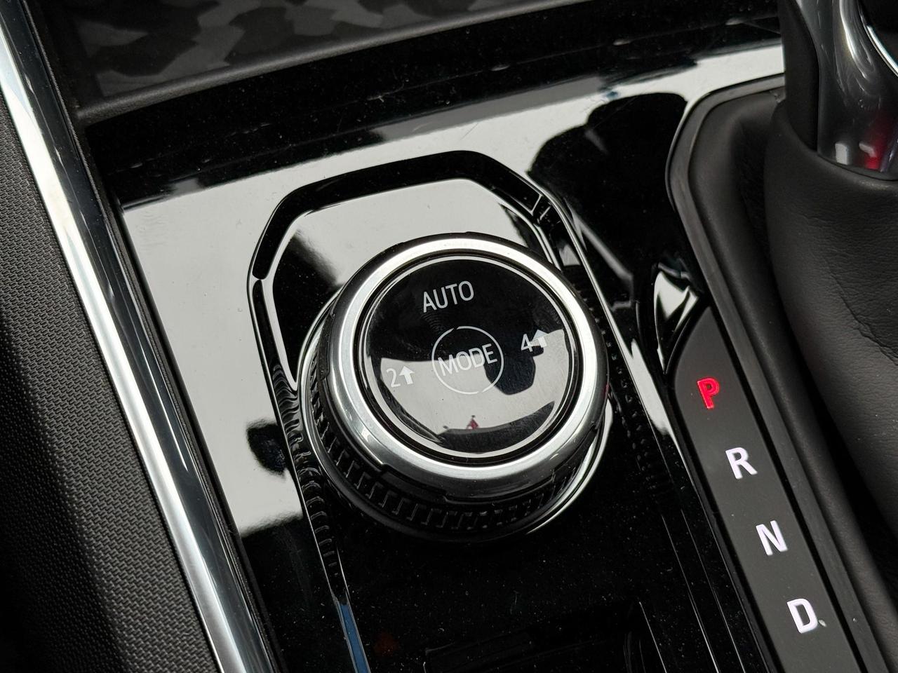 2025 GMC Canyon Elevation 2.7L 4 CYL WITH REMOTE START/ENTRY, HEATED SEATS, HD SURROUND VISION, TRAILER BRAKE CONTROLLER, APPLE CARPLAY AND ANDROID AUTO Photo