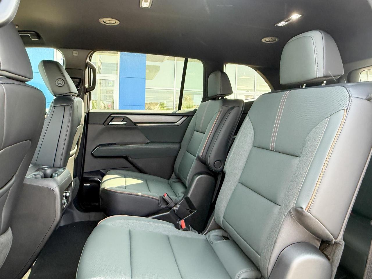 2025 GMC Acadia AT4 2.5L 4 CYL WITH REMOTE START/ENTRY, HEATED SEATS, HEATED STEERING WHEEL, POWER LIFTGATE, HD SURROUND SOUND Photo
