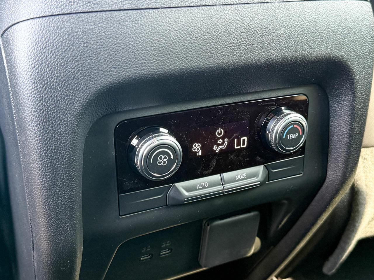 2025 GMC Acadia AT4 2.5L 4 CYL WITH REMOTE START/ENTRY, HEATED SEATS, HEATED STEERING WHEEL, POWER LIFTGATE, HD SURROUND SOUND Photo