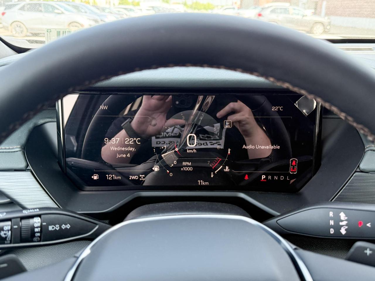 2025 GMC Acadia AT4 2.5L 4 CYL WITH REMOTE START/ENTRY, HEATED SEATS, HEATED STEERING WHEEL, POWER LIFTGATE, HD SURROUND SOUND Photo