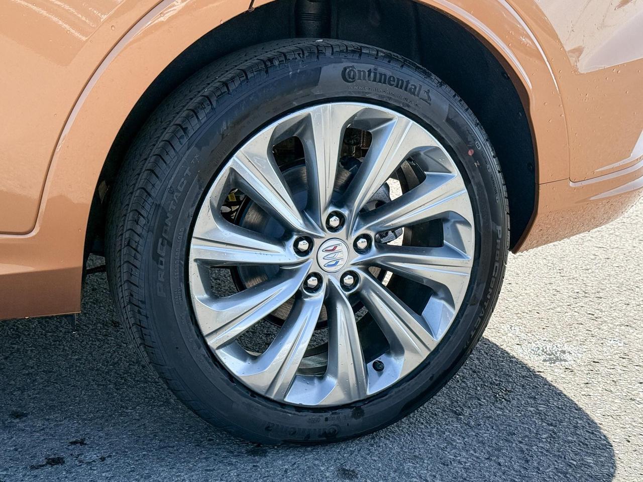 2025 Buick Envista Avenir 1.2L 3CYL WITH REMOTE START/ENTRY, HEATED SEATS, HEATED STEERING WHEEL, SUNROOF, POWER LIFTGATE, ANDROID AUTO AND APPLE CARPLAY Photo