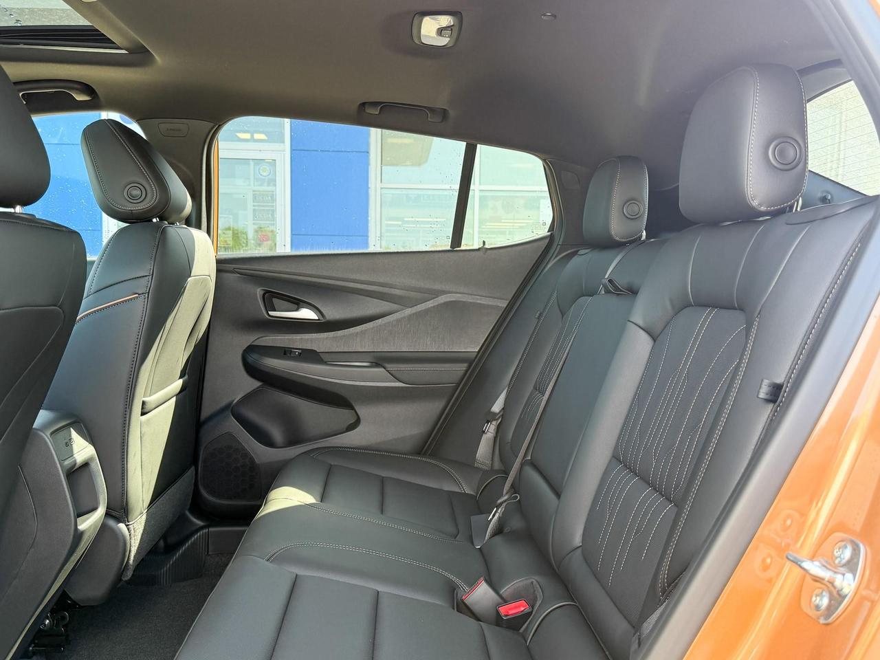 2025 Buick Envista Avenir 1.2L 3CYL WITH REMOTE START/ENTRY, HEATED SEATS, HEATED STEERING WHEEL, SUNROOF, POWER LIFTGATE, ANDROID AUTO AND APPLE CARPLAY Photo