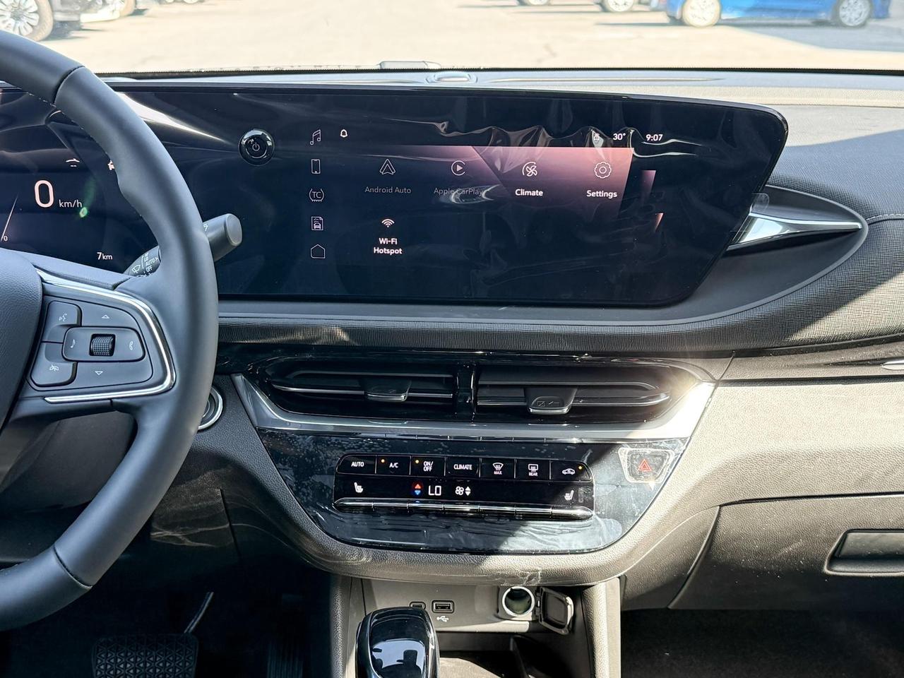 2025 Buick Envista Avenir 1.2L 3CYL WITH REMOTE START/ENTRY, HEATED SEATS, HEATED STEERING WHEEL, SUNROOF, POWER LIFTGATE, ANDROID AUTO AND APPLE CARPLAY Photo