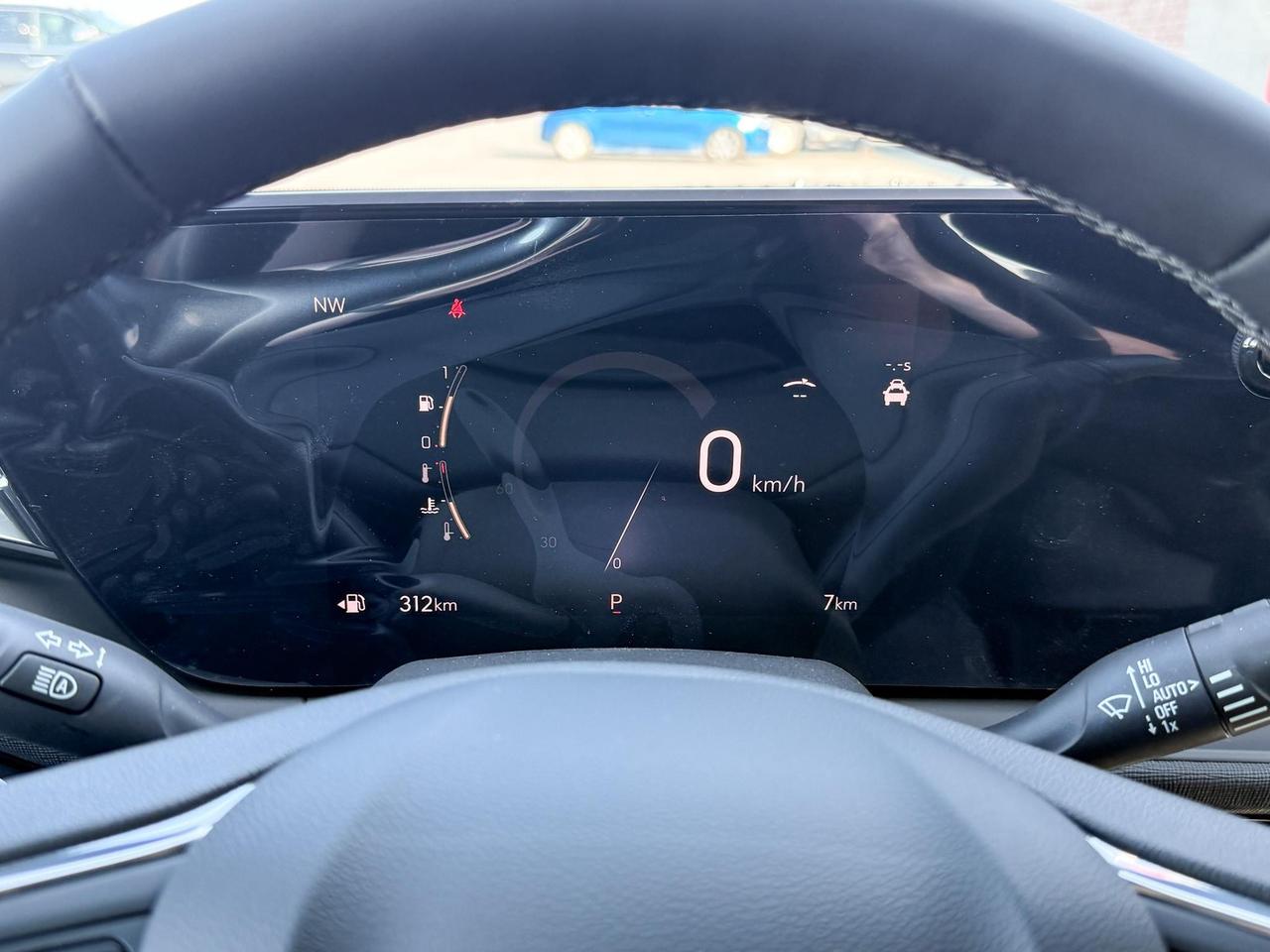 2025 Buick Envista Avenir 1.2L 3CYL WITH REMOTE START/ENTRY, HEATED SEATS, HEATED STEERING WHEEL, SUNROOF, POWER LIFTGATE, ANDROID AUTO AND APPLE CARPLAY Photo