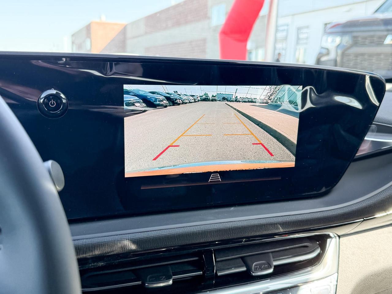 2025 Buick Envista Avenir 1.2L 3CYL WITH REMOTE START/ENTRY, HEATED SEATS, HEATED STEERING WHEEL, SUNROOF, POWER LIFTGATE, ANDROID AUTO AND APPLE CARPLAY Photo