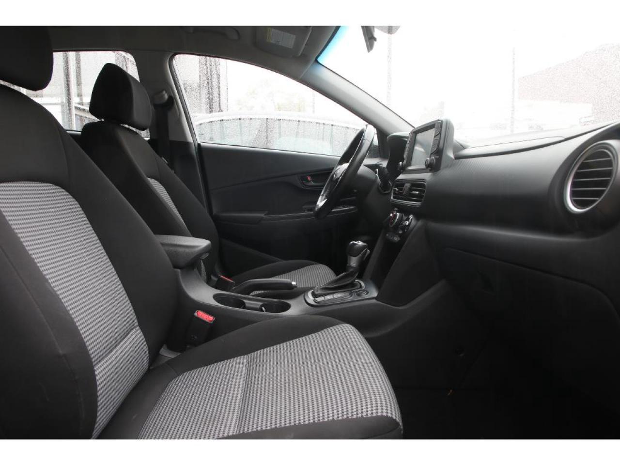 2021 Hyundai KONA Preferred AWD Photo3