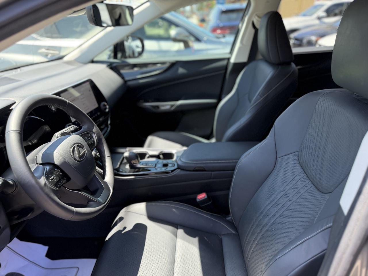 2023 Lexus NX 250 | PREMIUM | LIKE NEW | LOW KM - Photo #27