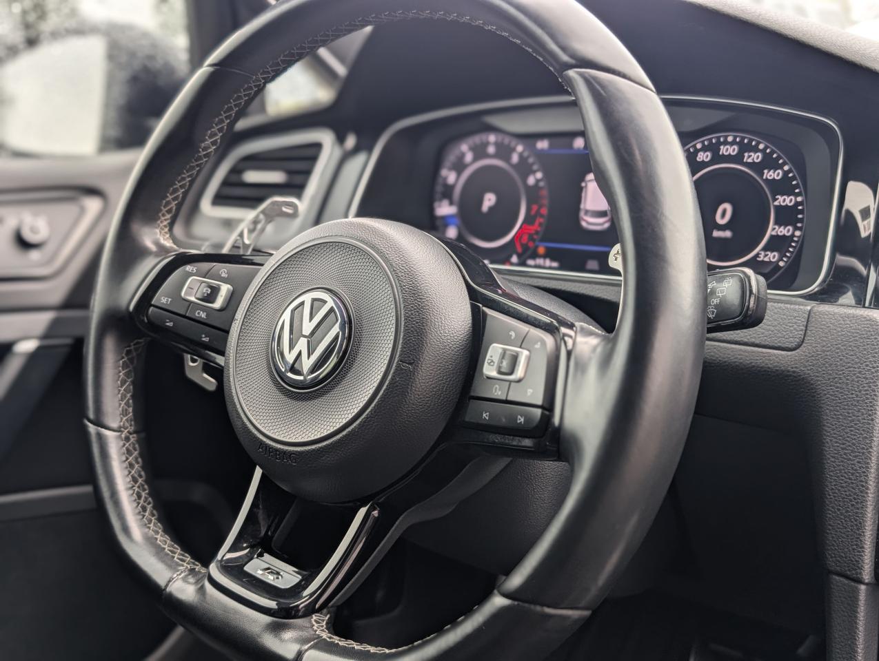 2018 Volkswagen Golf R  - Photo #10