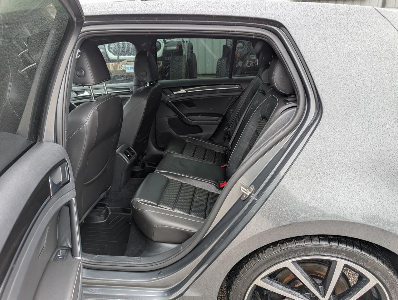 2018 Volkswagen Golf R  - Photo #16