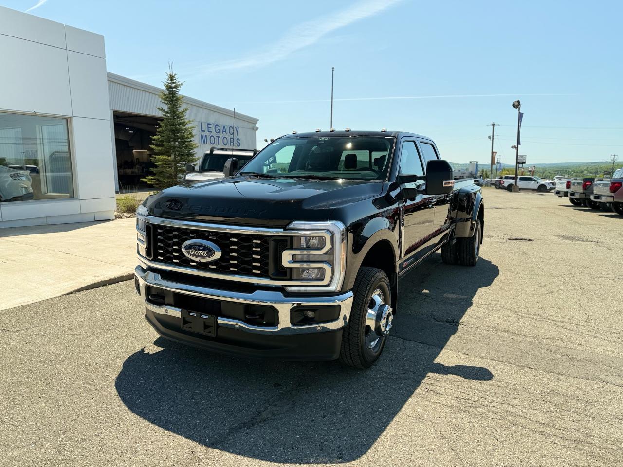 2025 Ford SUPERDUTY F-350® Lariat® Photo0