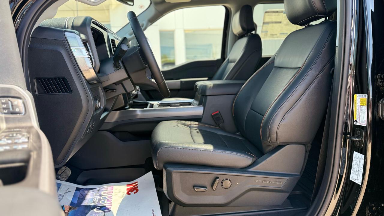 2025 Ford SUPERDUTY F-350® Lariat® Photo4