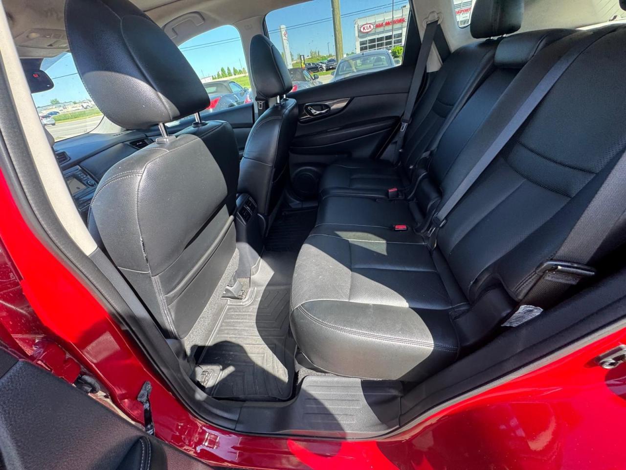 2017 Nissan Rogue AWD, SL, LOADED, LEATHER, CERTIFIED - Photo #12