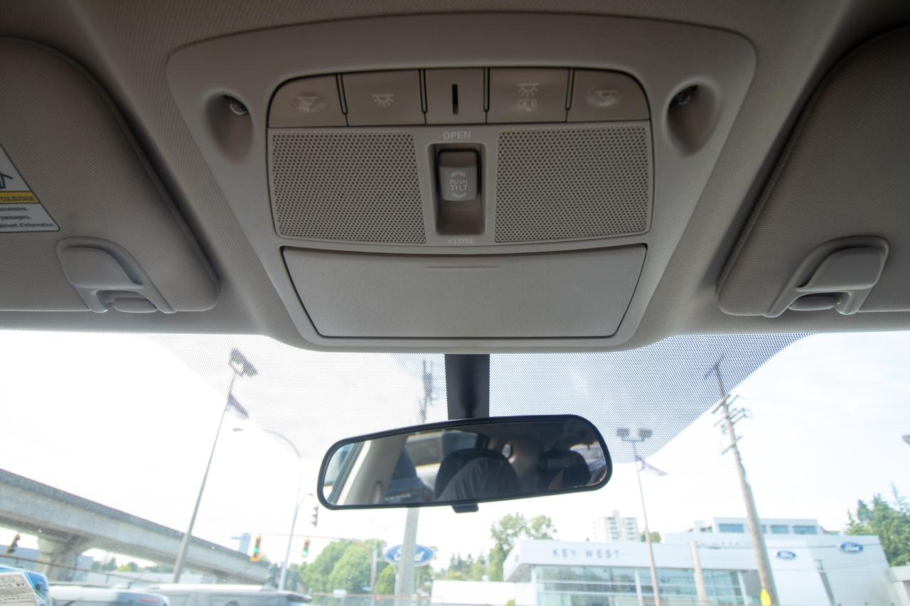 2016 Nissan Murano SV Photo5