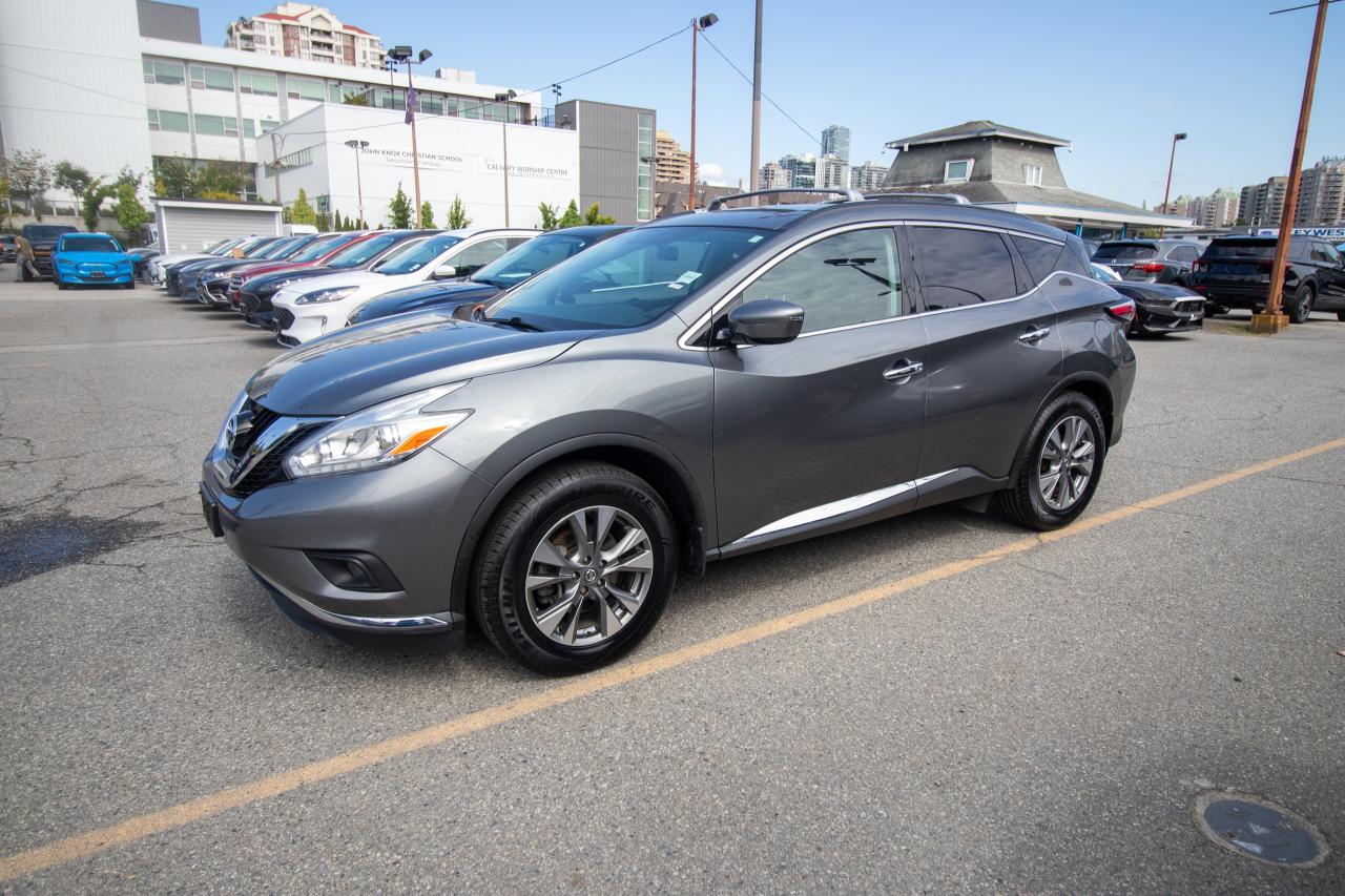 2016 Nissan Murano SV Photo1