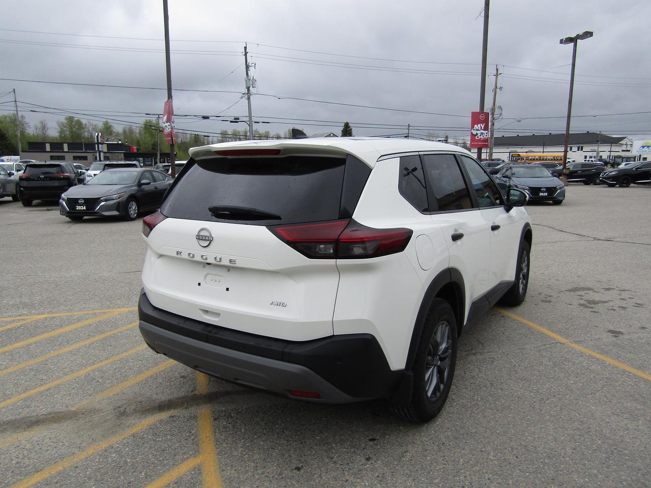 2022 Nissan Rogue S AWD Photo4