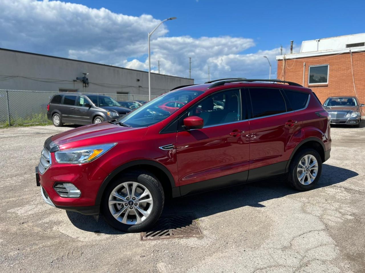 2017 Ford Escape LOW KM NO ACCIDENT HEATED SEATS BACKUP CAM B-TOOTH - Photo #2