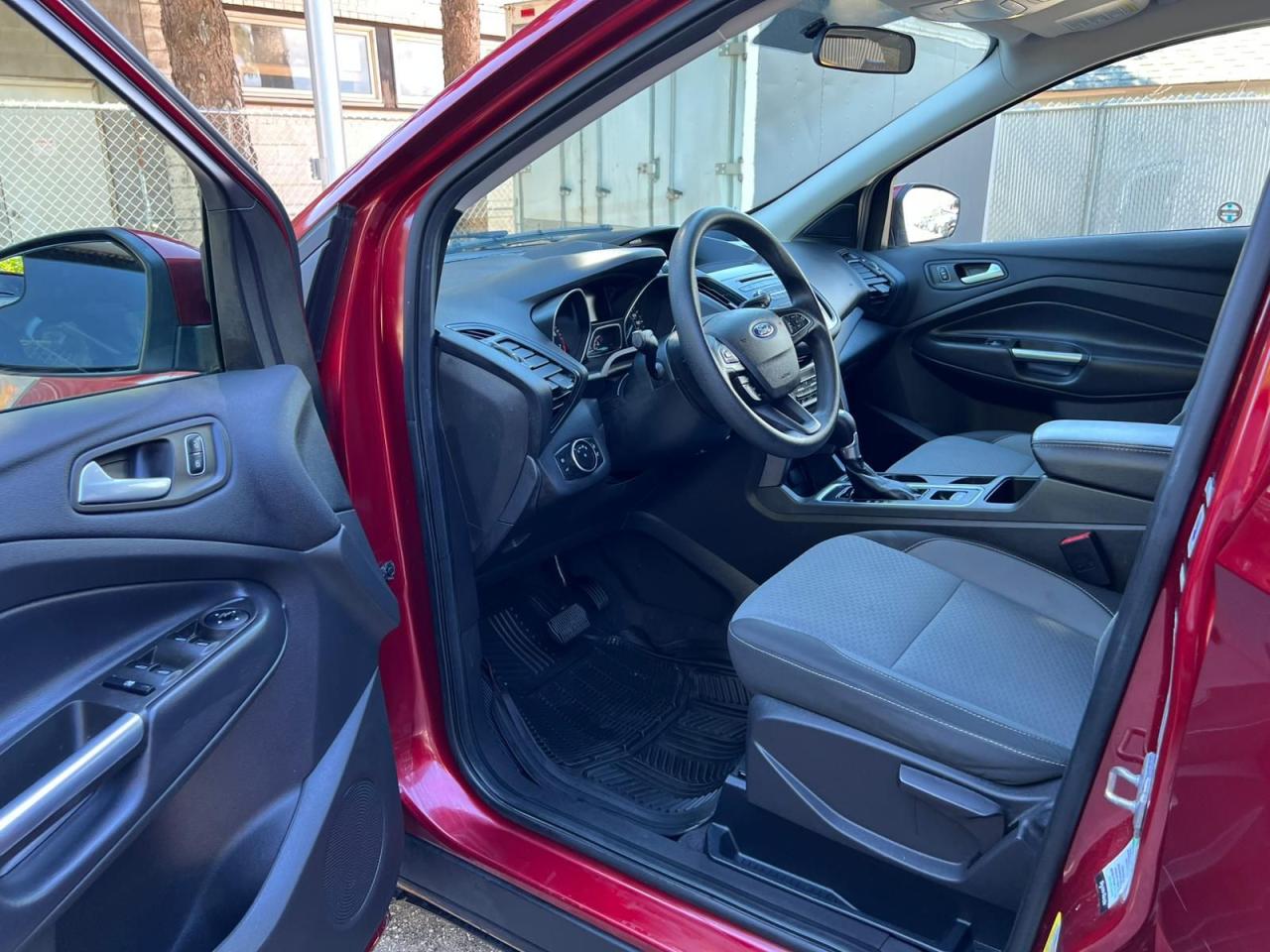 2017 Ford Escape LOW KM NO ACCIDENT HEATED SEATS BACKUP CAM B-TOOTH - Photo #8