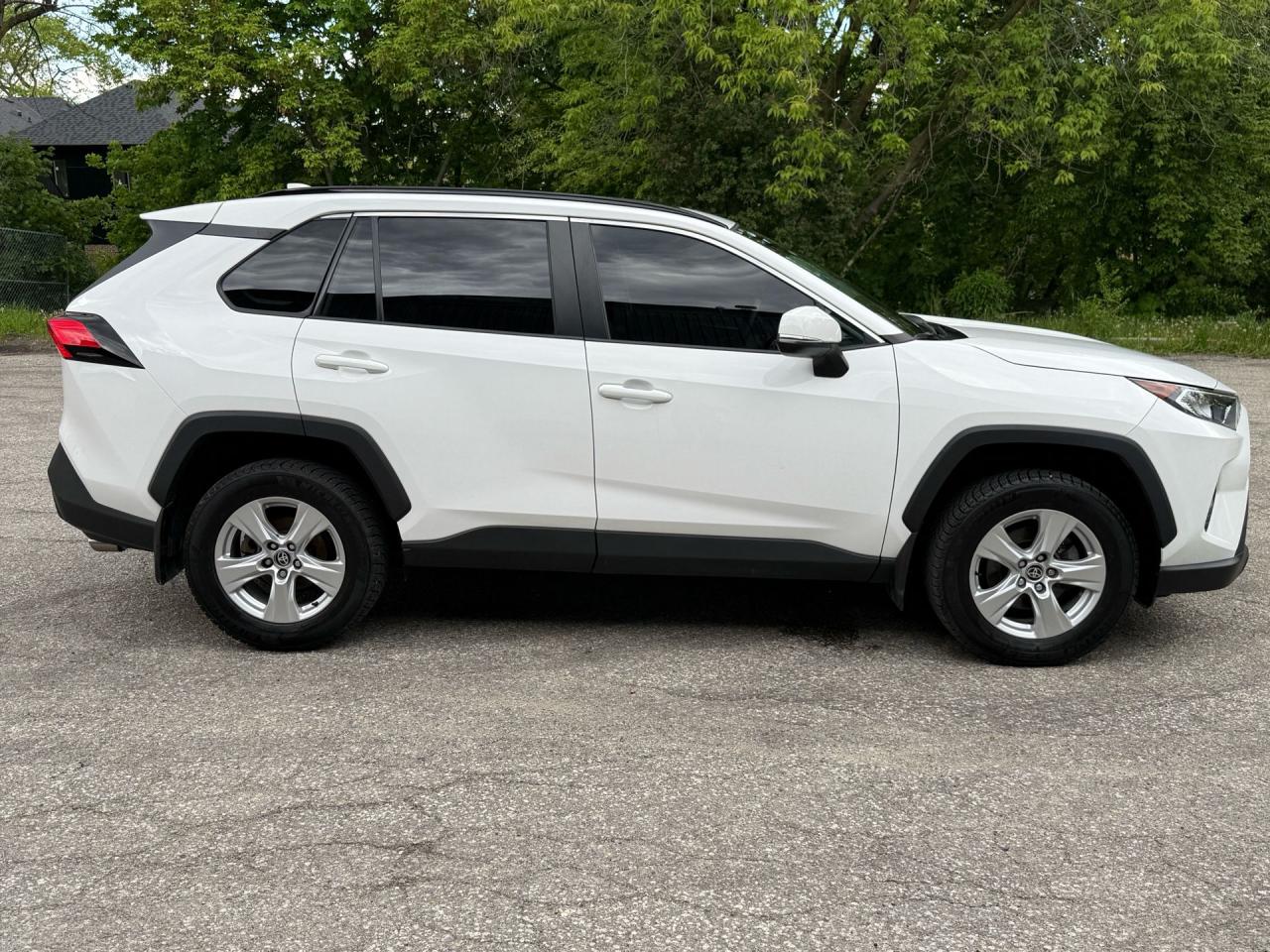 2020 Toyota RAV4 LE AWD - Photo #4