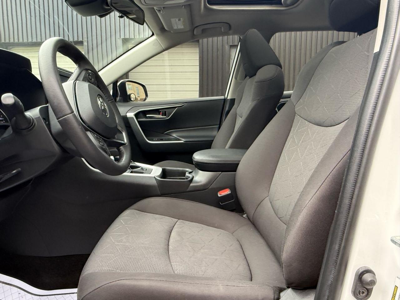 2020 Toyota RAV4 LE AWD - Photo #10