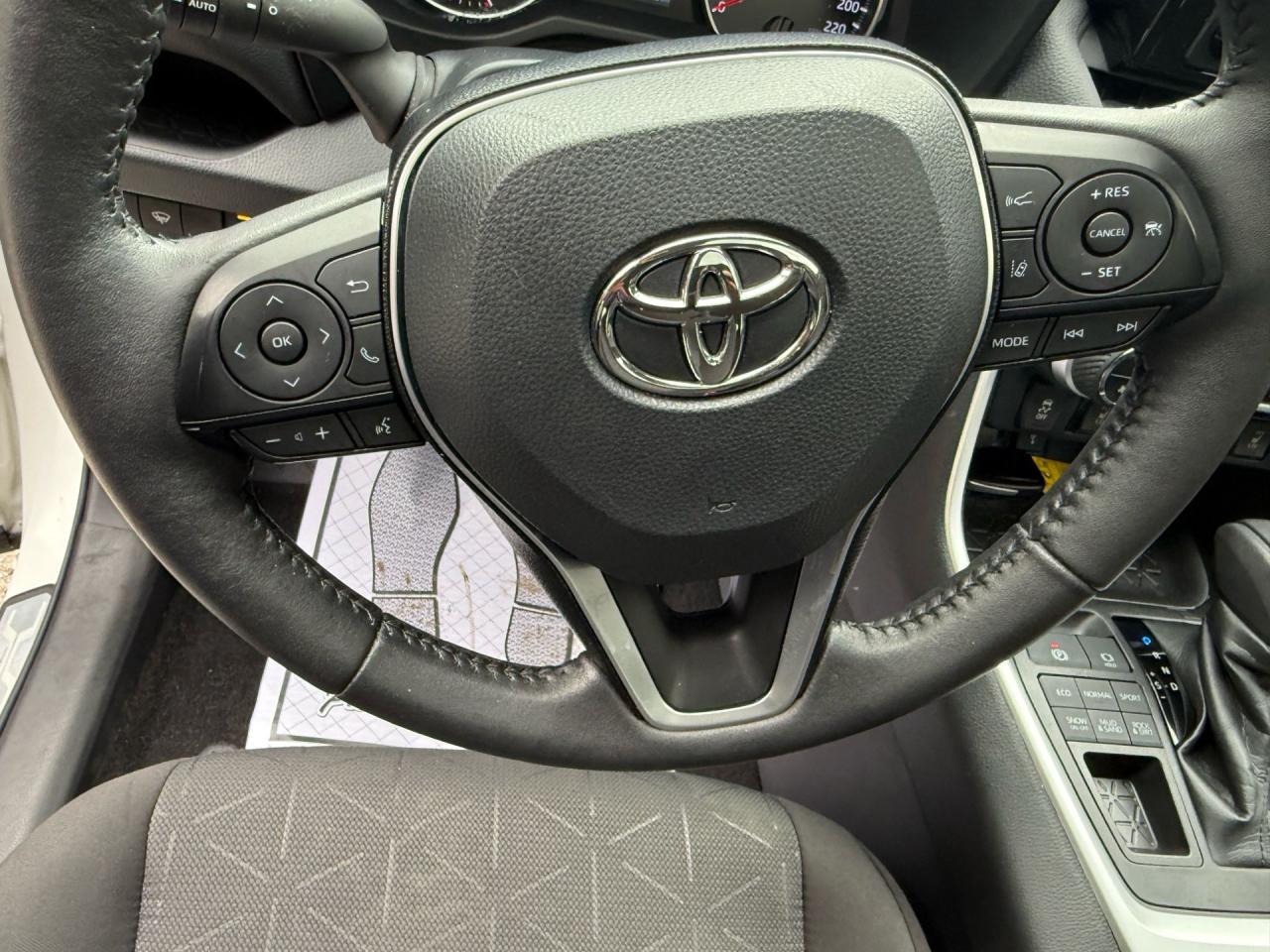 2020 Toyota RAV4 LE AWD - Photo #14