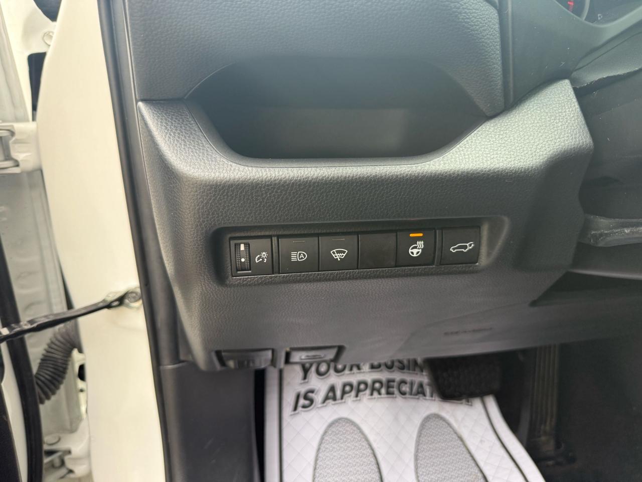 2020 Toyota RAV4 LE AWD - Photo #18