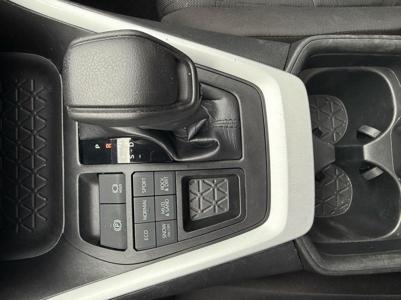 2020 Toyota RAV4 LE AWD - Photo #19