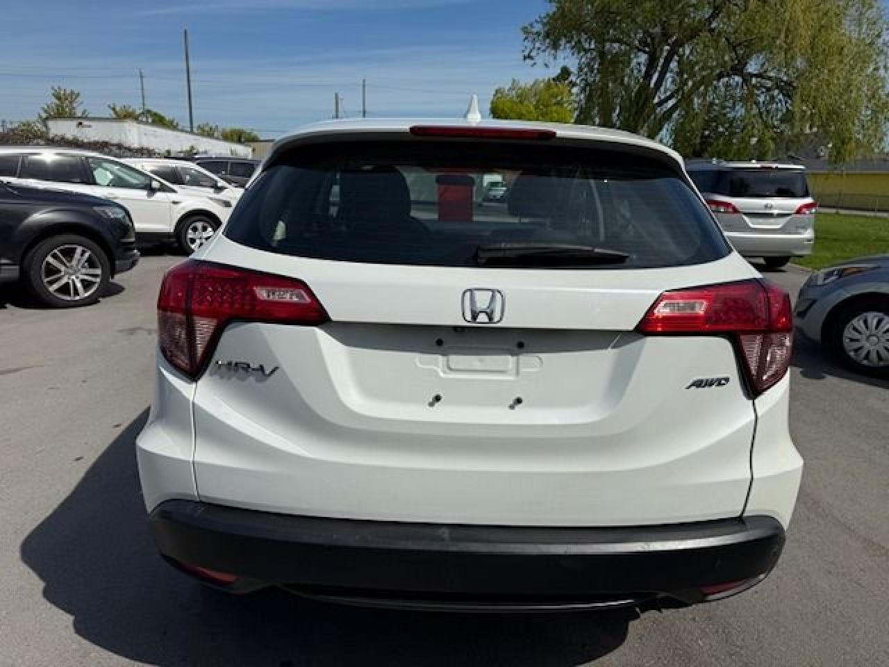 2017 Honda HR-V LX - Photo #3