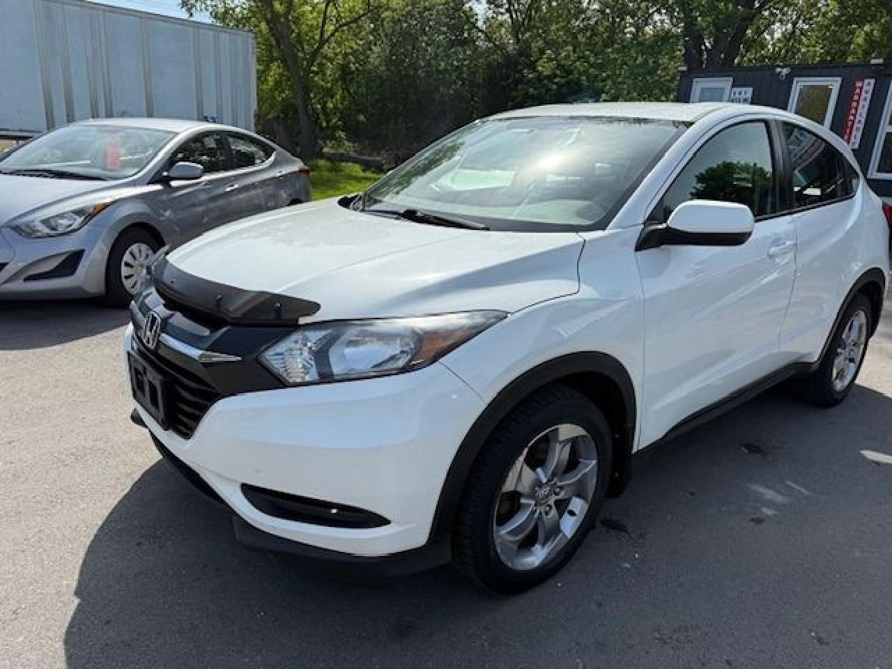 2017 Honda HR-V LX - Photo #6