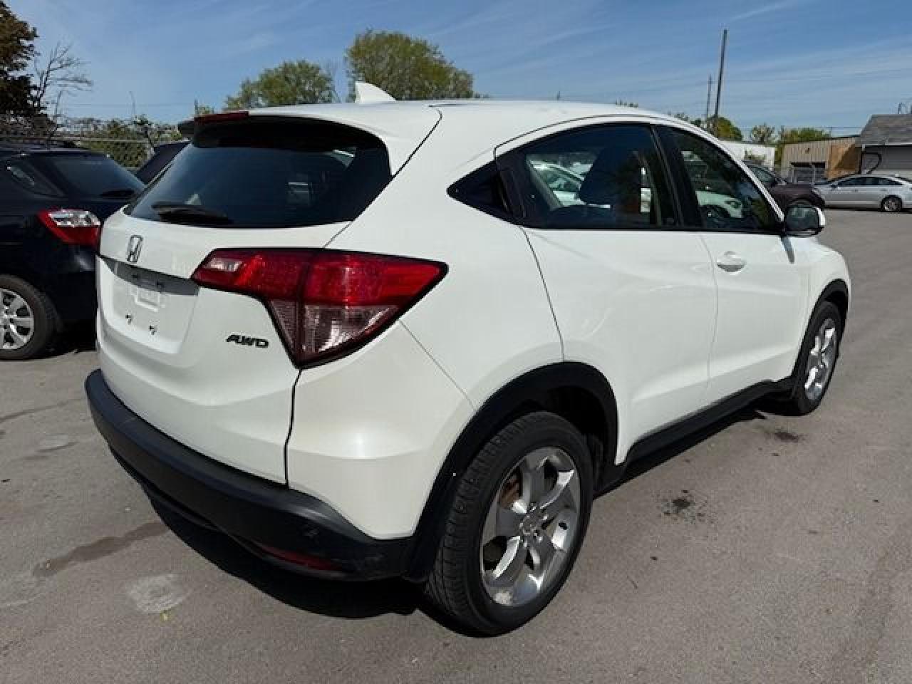 2017 Honda HR-V LX - Photo #13